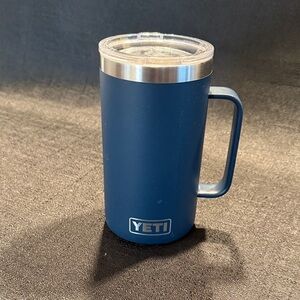 Yeti Navy Mug with Handle and Clear Lid